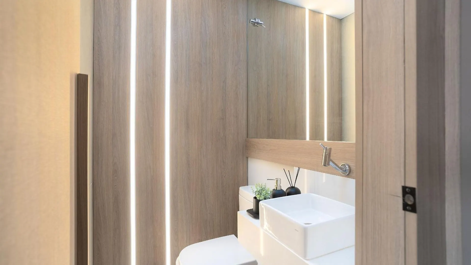 One Eleven Home And Work By Helbor São Paulo 0*,